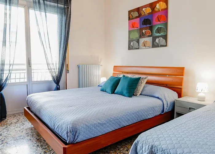 H11 Mira House Mare - Centro Apartament *