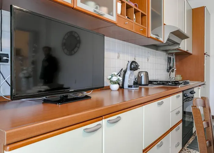 H11 Mira House Mare - Centro Apartament *